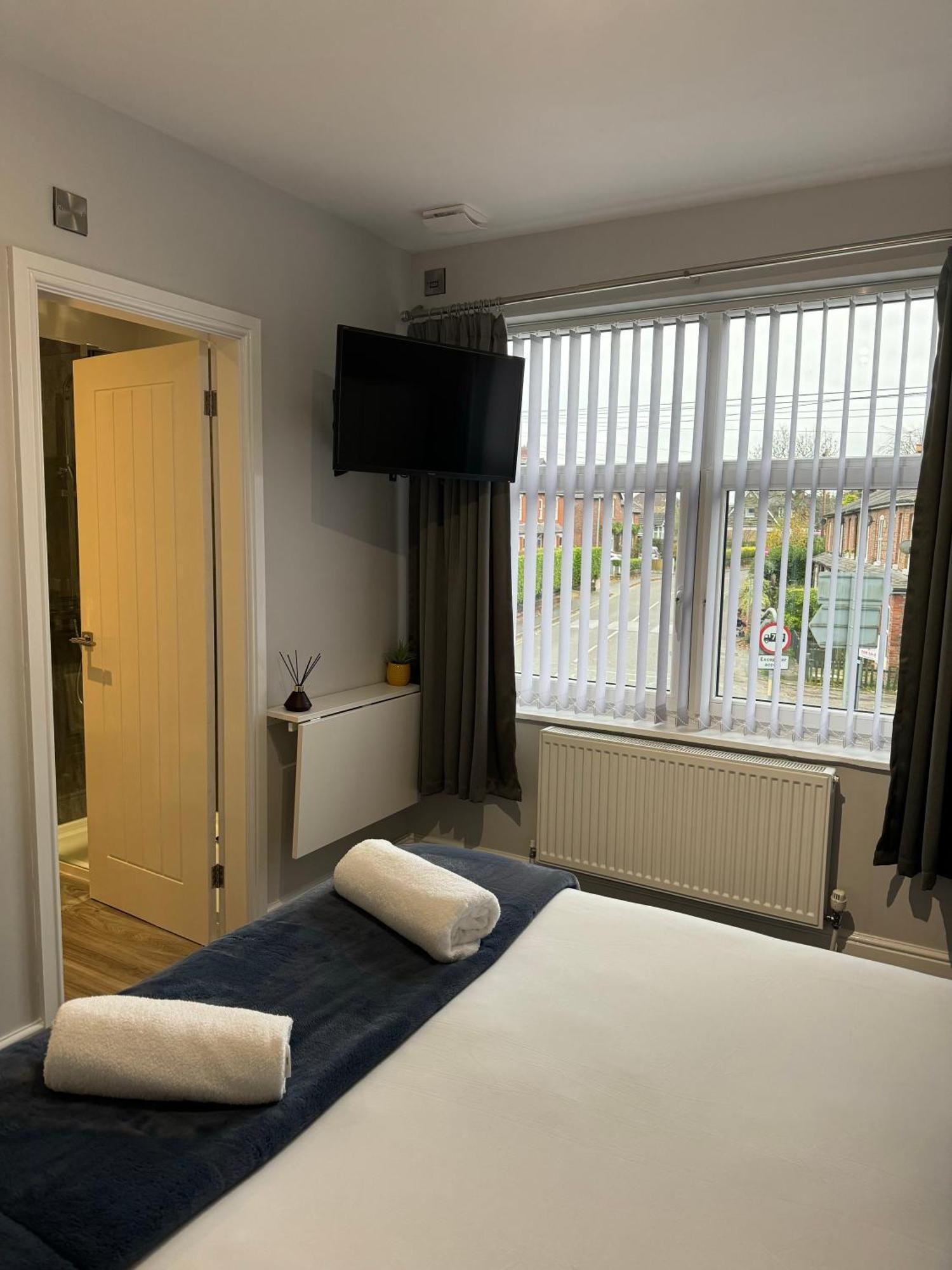 Lymm Living Hotel Warrington Exterior photo