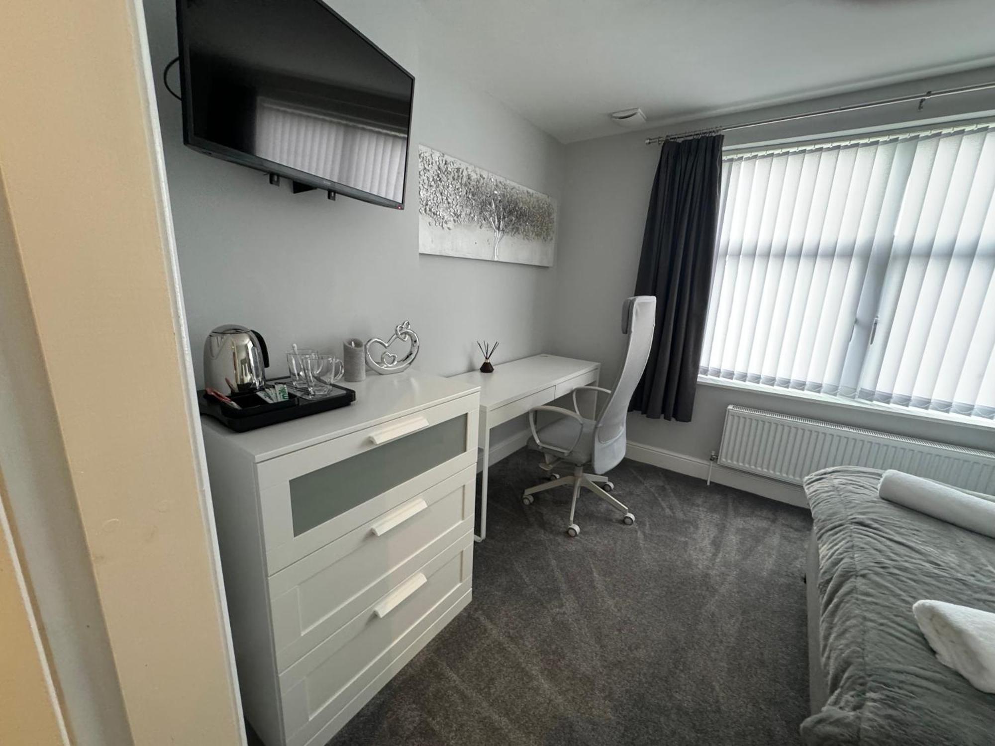 Lymm Living Hotel Warrington Exterior photo
