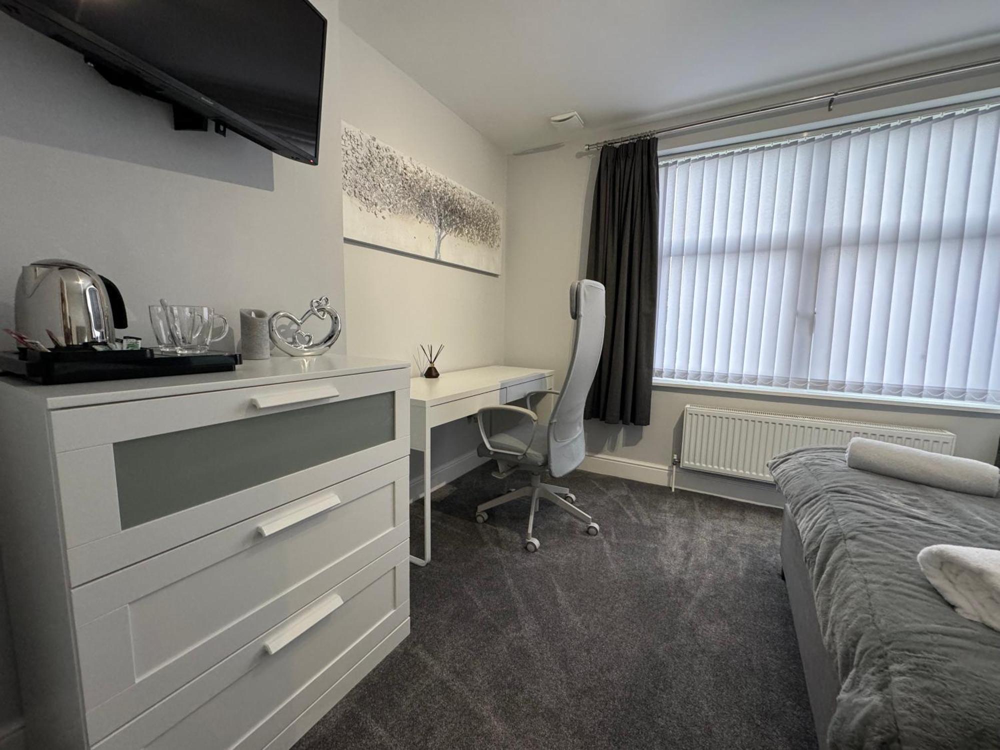 Lymm Living Hotel Warrington Exterior photo